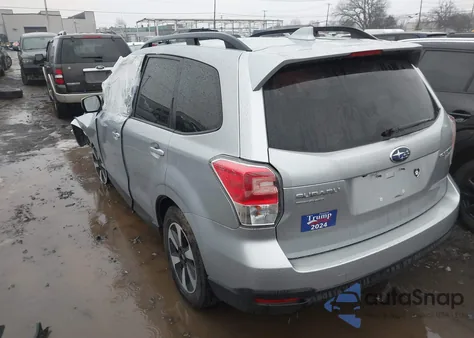 2017 Subaru Forester 2.5I Premium из США, поврежденный, VIN JF2SJAEC6HH574163